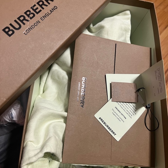 Burberry Low Top Sneakers - Picture 3 of 6